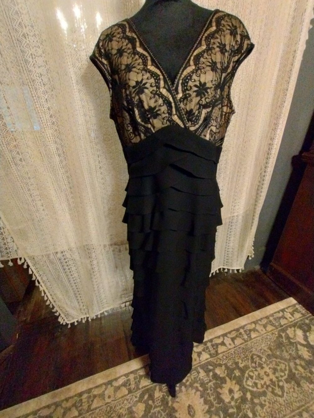 Jessica Howard Black Lace & Ruffle Floor-Length Evening Dress ✨